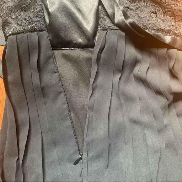 GUESS Tiered Strapless Dress - Size 5 - Picture 6 of 8